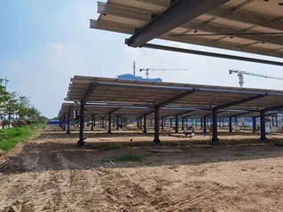 鋼結(jié)構(gòu)+綠色新能源光伏板停車棚